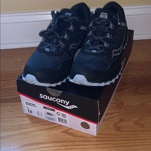 saucony running shoes